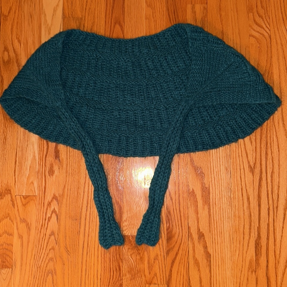 Hand Knit Turquoise Shawl - Picture 2 of 3